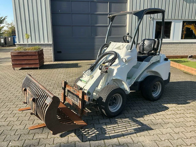 2023 avant 523 compacte shovel / wiellader - afbeelding 1 van  25