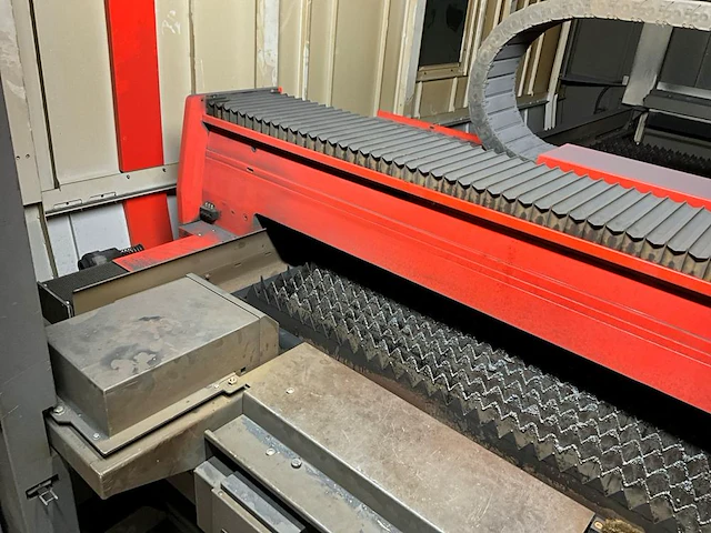 2023 bystronic bysmart 3015 fiber 10kw lasersnijmachine - afbeelding 4 van  73