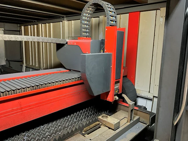2023 bystronic bysmart 3015 fiber 10kw lasersnijmachine - afbeelding 5 van  73