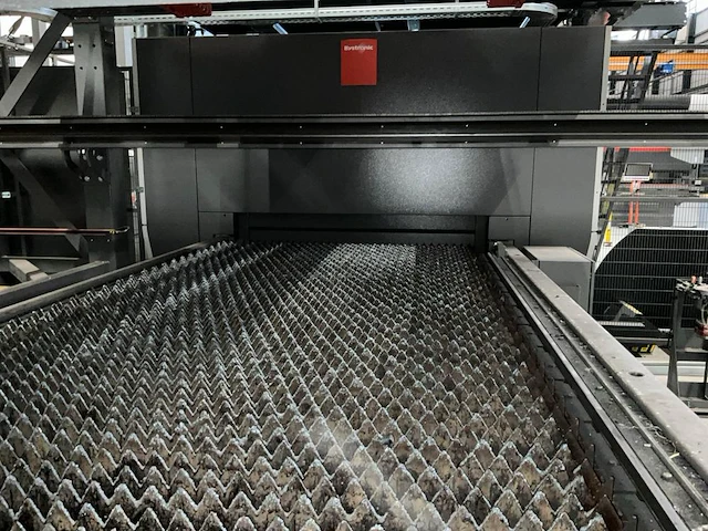 2023 bystronic bysmart 3015 fiber 10kw lasersnijmachine - afbeelding 18 van  73