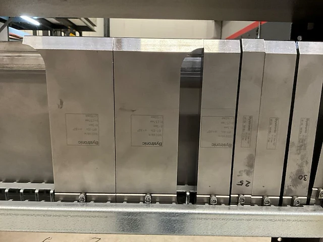 2023 bystronic kantbank messen incl. kast - afbeelding 29 van  34