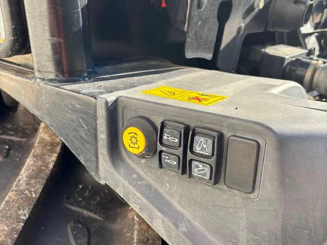 2023 case ih quantum 100n 4wd tractor – 100 pk – 301 uur - afbeelding 8 van  29