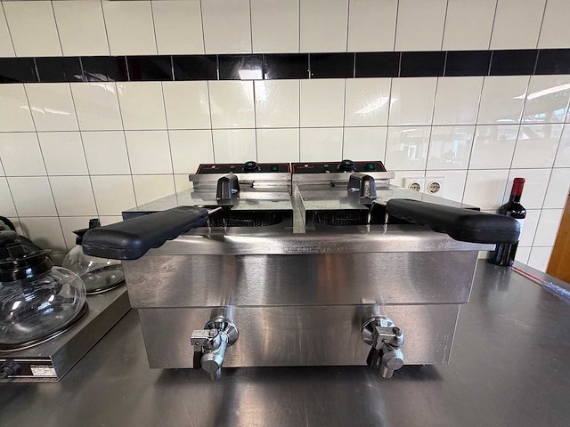 2023 caterchef 688828 dubbele friteuse - afbeelding 1 van  6