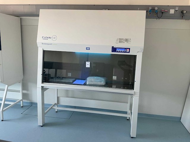 2023 clean air door baker biovanguard 6 laminaire flow kast - afbeelding 2 van  12