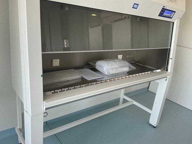 2023 clean air door baker biovanguard 6 laminaire flow kast - afbeelding 4 van  12