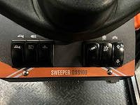 2023 daewoo das100 veegmachine met cabine - afbeelding 5 van  16