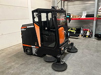 2023 daewoo das100 veegmachine met cabine - afbeelding 10 van  16
