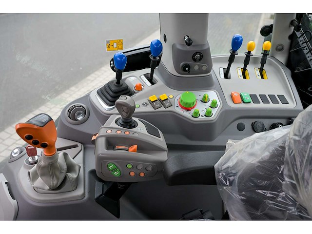 2023 deutz 6180 agrotron vierwielaangedreven landbouwtractor - afbeelding 13 van  41