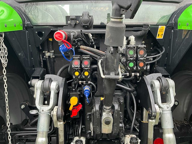 2023 deutz-fahr 6125 c ttv vario vierwielaangedreven landbouwtractor - afbeelding 16 van  53
