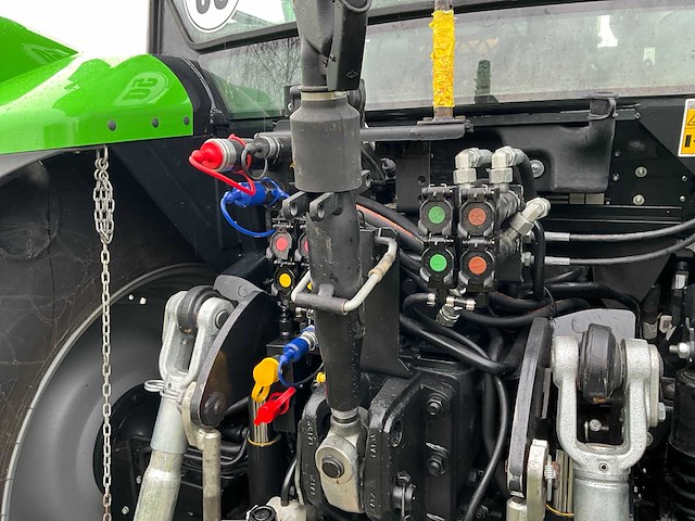 2023 deutz-fahr 6125 c ttv vario vierwielaangedreven landbouwtractor - afbeelding 17 van  53