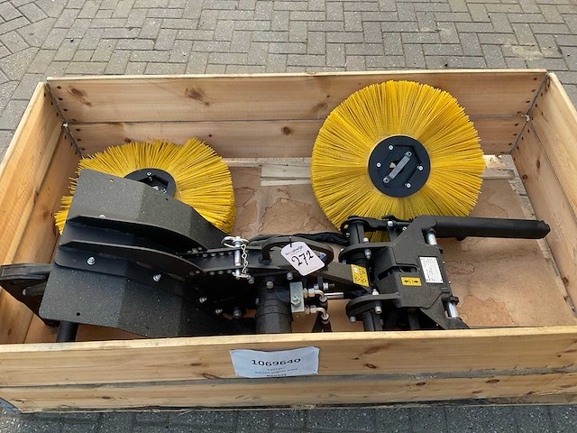 2023 engcon sweeper swd60 hydraulische bezem - afbeelding 3 van  4