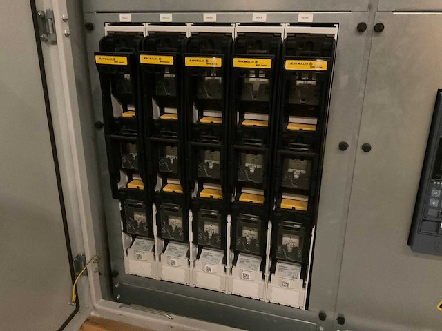 2023 europower 400 v 10 inputs panel ac-verdeelkast / pv ac combiner cabinet - afbeelding 3 van  8