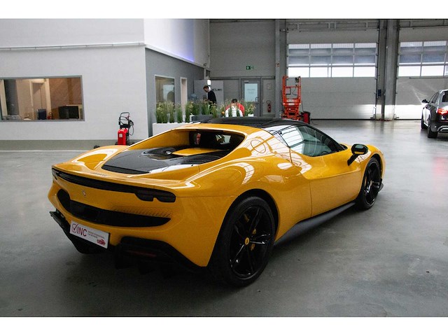 2023 ferrari 296 gtb | hybrid italian supercar - afbeelding 38 van  82