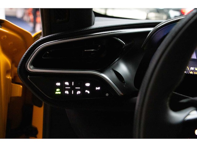 2023 ferrari 296 gtb | hybrid italian supercar - afbeelding 41 van  82