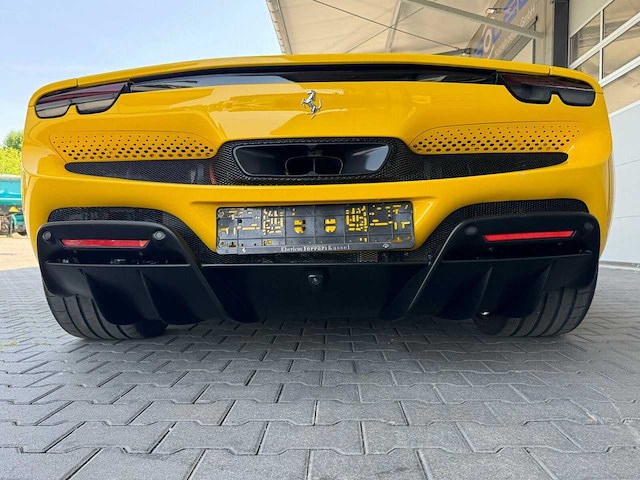 2023 ferrari 296 gtb | hybrid italian supercar - afbeelding 59 van  82