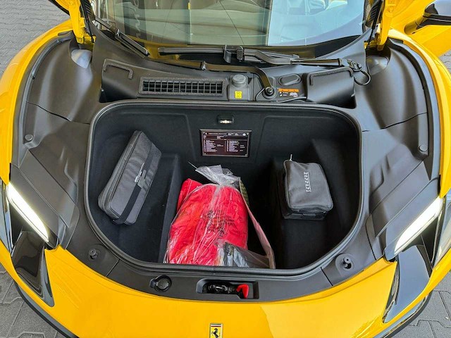 2023 ferrari 296 gtb | hybrid italian supercar - afbeelding 76 van  82