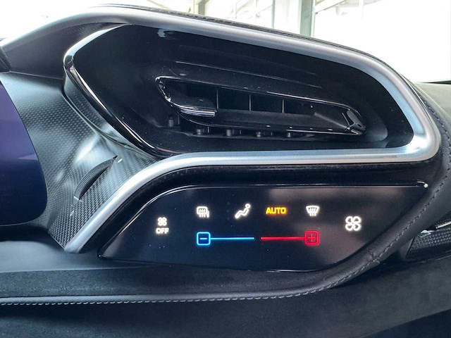 2023 ferrari 296 gtb | hybrid italian supercar - afbeelding 81 van  82