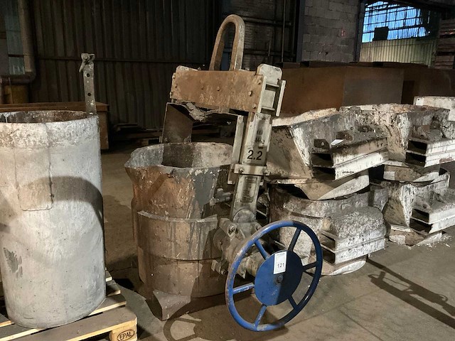 2023 foundry service krangiesspanne krrangietpan met beugel - afbeelding 1 van  11