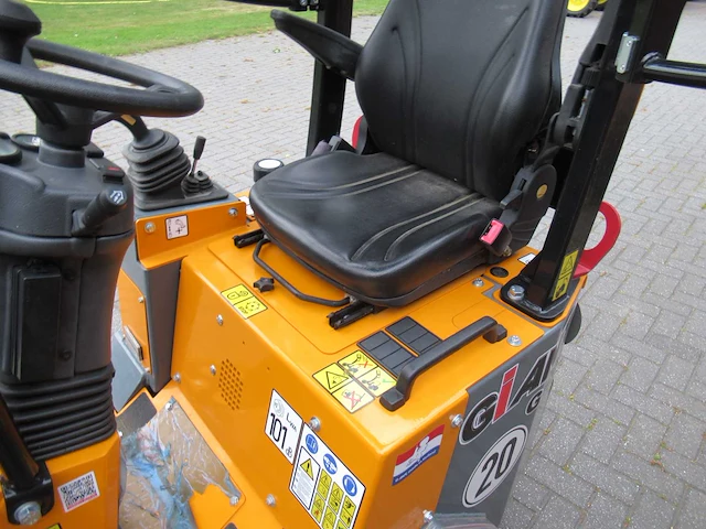 2023 giant g-1200 mini shovel “demo model” - afbeelding 3 van  12