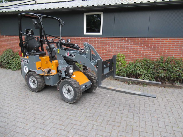 2023 giant g-1200 mini shovel “demo model” - afbeelding 5 van  12