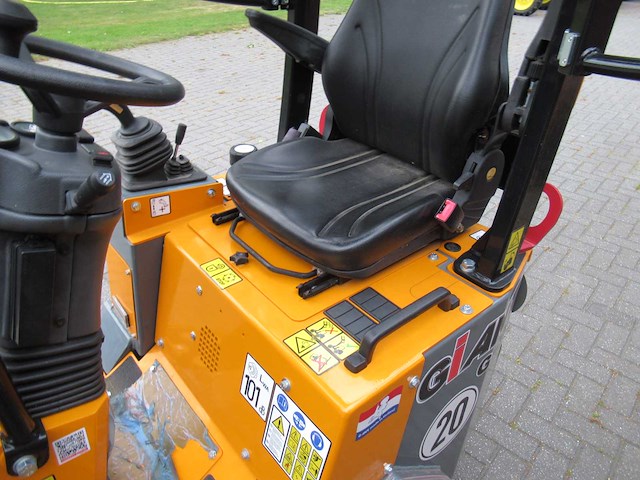 2023 giant g-1200 mini shovel “demo model” - afbeelding 6 van  12