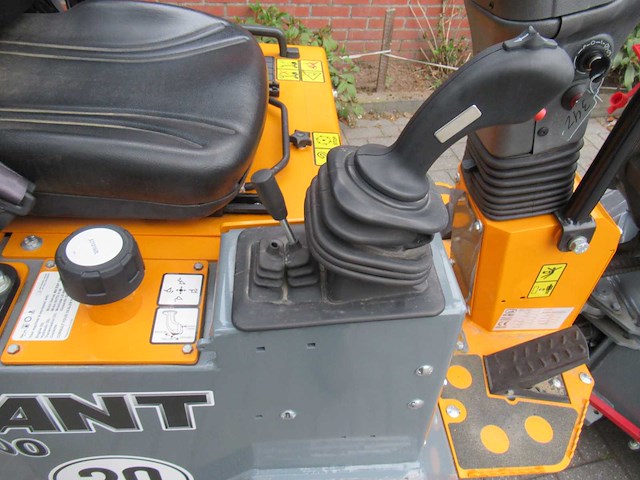 2023 giant g-1200 mini shovel “demo model” - afbeelding 7 van  12