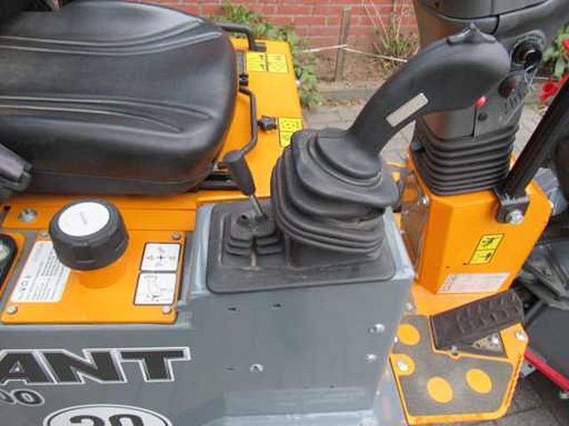 2023 giant g-1200 mini shovel “demo model” - afbeelding 7 van  12