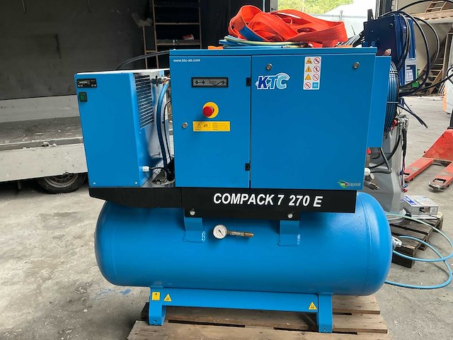 2023 graco e-30 reactor met compressor en toebehoren - afbeelding 3 van  13