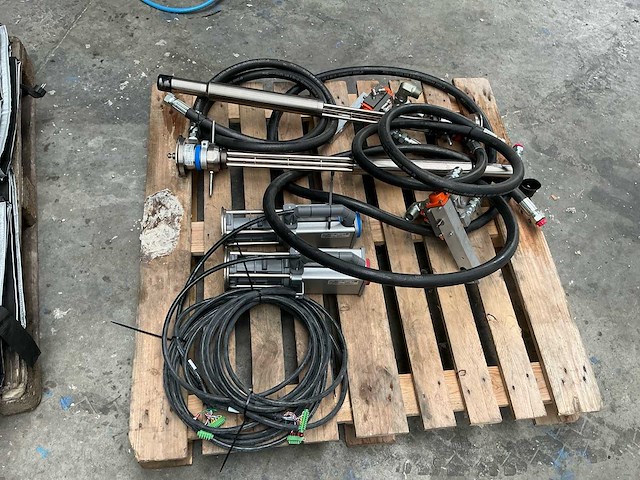 2023 graco e-30 reactor met compressor en toebehoren - afbeelding 5 van  13