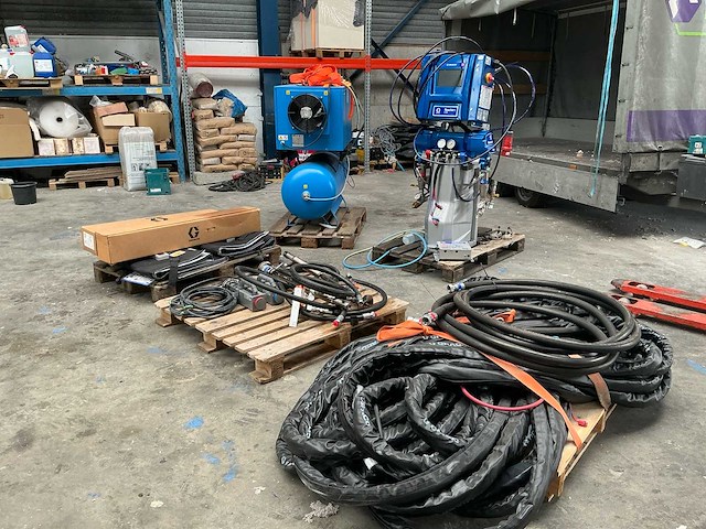 2023 graco e-30 reactor met compressor en toebehoren - afbeelding 2 van  3