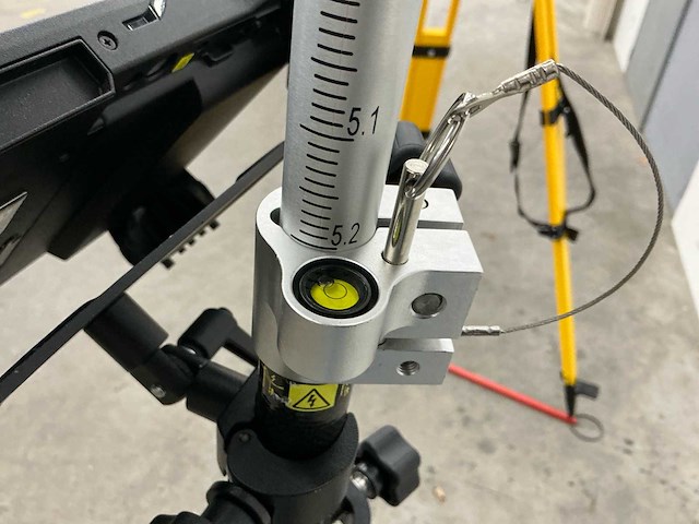 2023 hilti plt 400-2 robotisch lay-outsysteem inclusief veldcontroller, prisma, statieven en accessoires - afbeelding 13 van  20