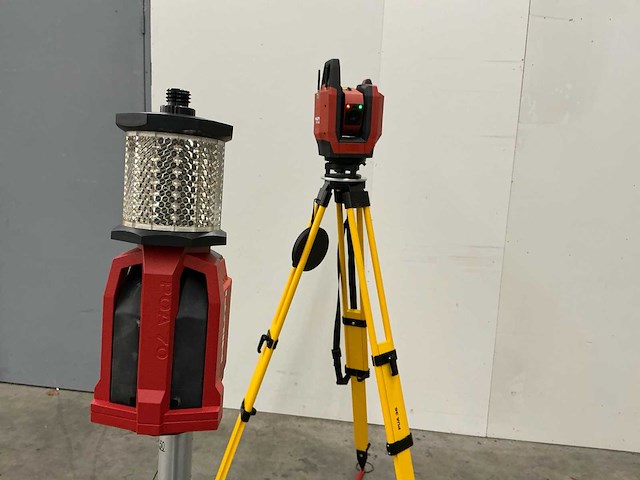 2023 hilti plt 400-2 robotisch lay-outsysteem inclusief veldcontroller, prisma, statieven en accessoires - afbeelding 17 van  20