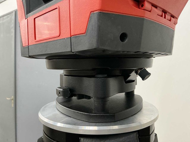2023 hilti plt 400-2 robotisch lay-outsysteem inclusief veldcontroller, prisma, statieven en accessoires - afbeelding 27 van  40