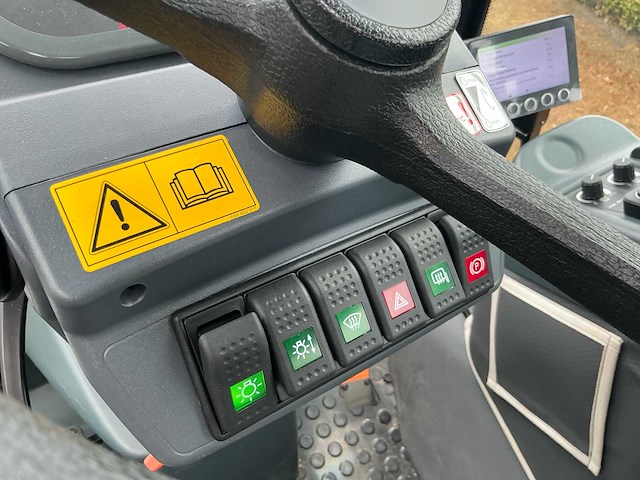 2023 holder / kärcher s 75 multifunctionele werktuigdrager - afbeelding 13 van  29