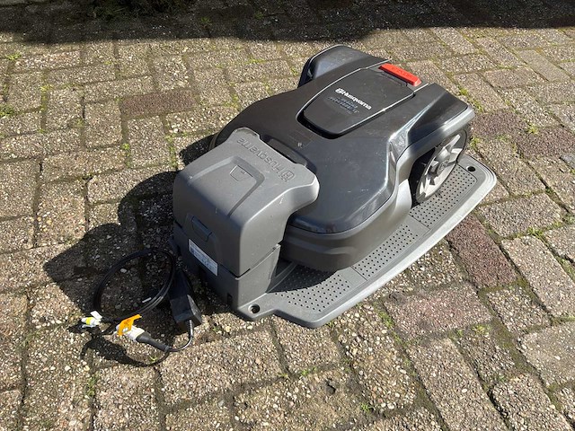 2023 husqvarna 315 robotmaaier - afbeelding 6 van  8