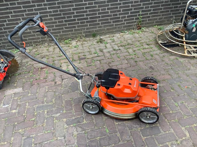2023 husqvarna lb553iv grasmaaier - afbeelding 3 van  5