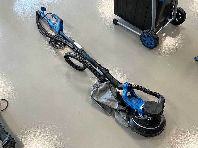 2023 hyundai 56479 langnekschuurmachine - afbeelding 1 van  6