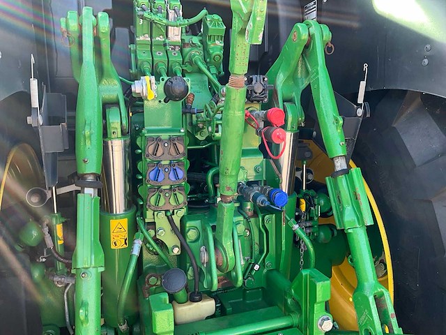 2023 john deere 6r195 vierwielaangedreven landbouwtractor - afbeelding 23 van  58