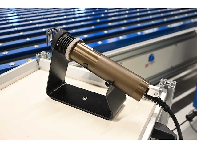 2023 komax irmo 230v infrarood krimpapparaat inclusief komax irdc-2000 exmore infrarood krimp controller en rimas magazijnwagen - afbeelding 2 van  9