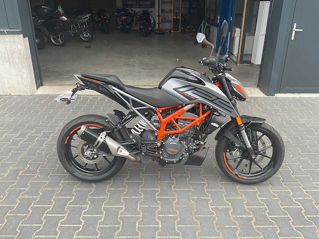 2023 ktm - 125 duke - motorcycle - afbeelding 2 van  15
