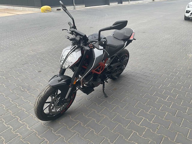 2023 ktm - 125 duke - motorcycle - afbeelding 1 van  15