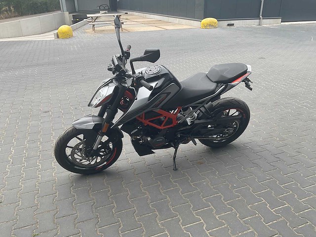2023 ktm - 125 duke - motorcycle - afbeelding 8 van  15