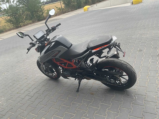 2023 ktm - 125 duke - motorcycle - afbeelding 10 van  15