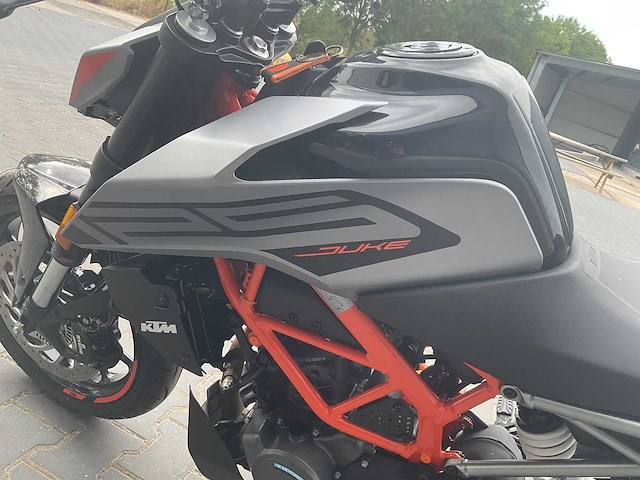 2023 ktm - 125 duke - motorcycle - afbeelding 11 van  15