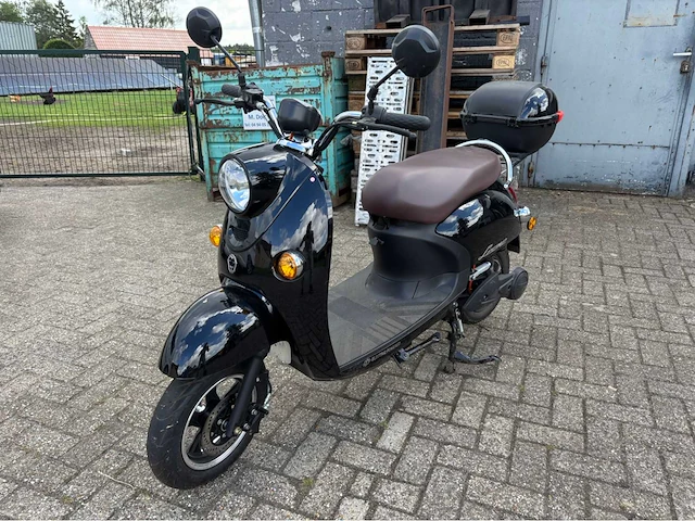 2023 leone arrow black shiny e-scooter - afbeelding 1 van  22