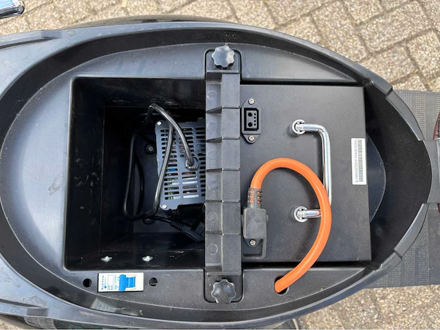 2023 leone arrow black shiny e-scooter - afbeelding 14 van  22