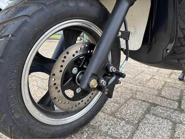 2023 leone arrow black shiny e-scooter - afbeelding 21 van  22