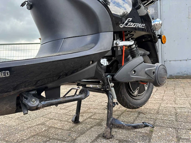 2023 leone arrow black shiny e-scooter - afbeelding 22 van  22