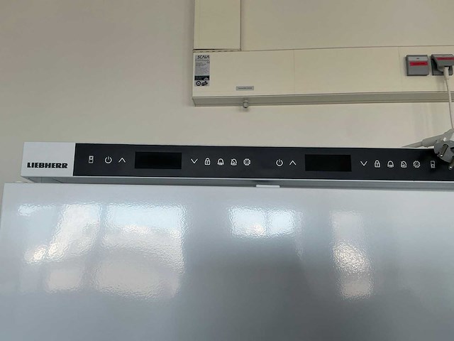 2023 liebherr lcv 4010 mediline laboratorium koelkast/vriezer combinatie - afbeelding 4 van  9