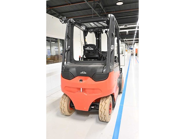 2023 linde e45h-01/600 elektrische 4.5t vorkheftruck - afbeelding 27 van  31